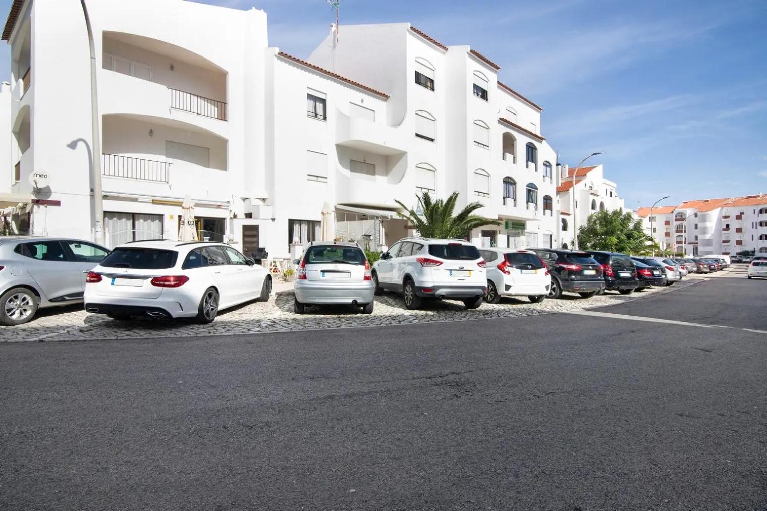 Blue Wave Escape Apartment Albufeira Exterior photo